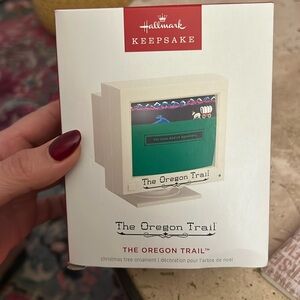Brand new never used! 2024 Keepsake Hallmark Nostalgic Oregon Trails Ornament